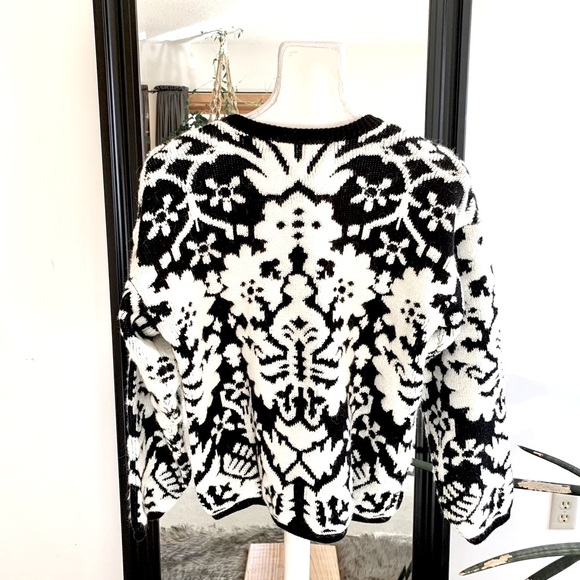 Kitty Hawk By Vivian Wang Sweater - Picture 2 of 3